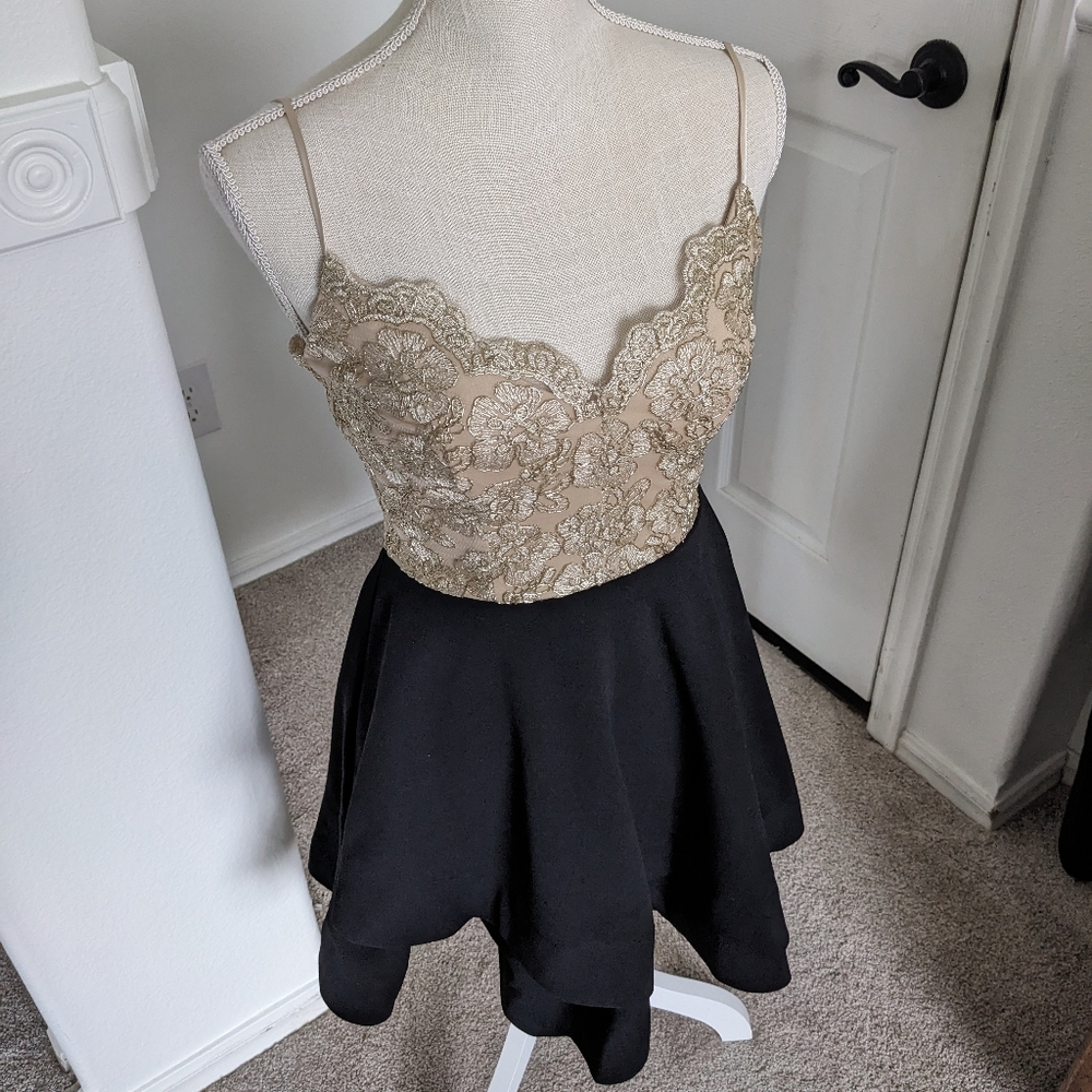 Beautiful Gold And Black Dress
